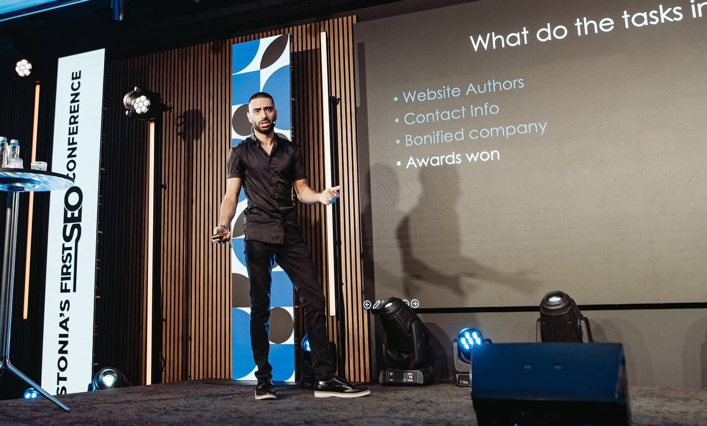 Kasra Dash speaking at SEO Estonia 2023